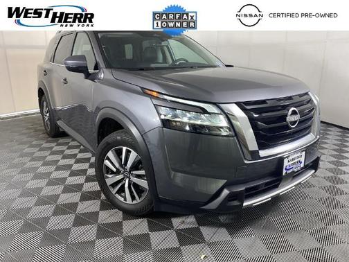 2024 Nissan Pathfinder SL