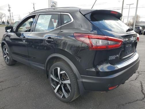 Magnetic Black 2022 Nissan Rogue Sport SL