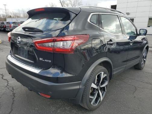 Magnetic Black 2022 Nissan Rogue Sport SL