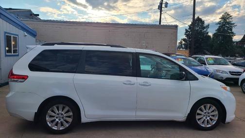 2011 Toyota Sienna XLE