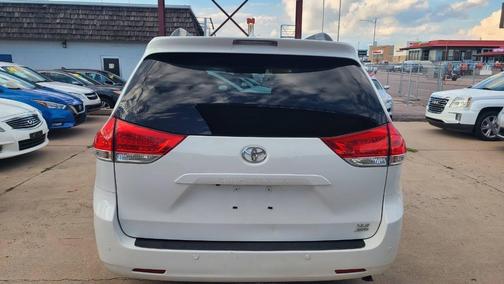2011 Toyota Sienna XLE