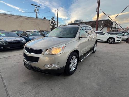 Beige 2011 Chevrolet Traverse 2LT