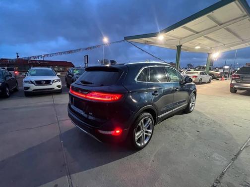 Midnight Sapphire Metallic 2015 Lincoln MKC Base