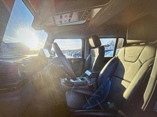 2024 INEOS Grenadier AWD