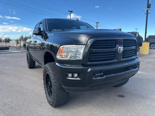 2017 RAM 2500 Big Horn Crew Cab 4x4 6'4' Box