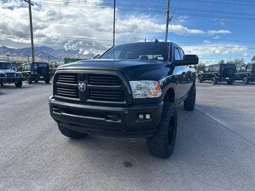 2017 RAM 2500 Big Horn Crew Cab 4x4 6'4' Box
