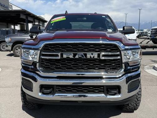2022 RAM 2500 Tradesman Crew Cab 4x4 6'4' Box