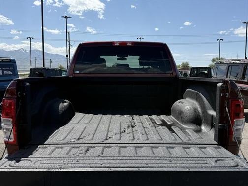 2022 RAM 2500 Tradesman Crew Cab 4x4 6'4' Box