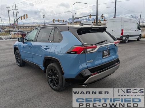 2022 Toyota RAV4 Hybrid SE