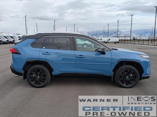 2022 Toyota RAV4 Hybrid SE