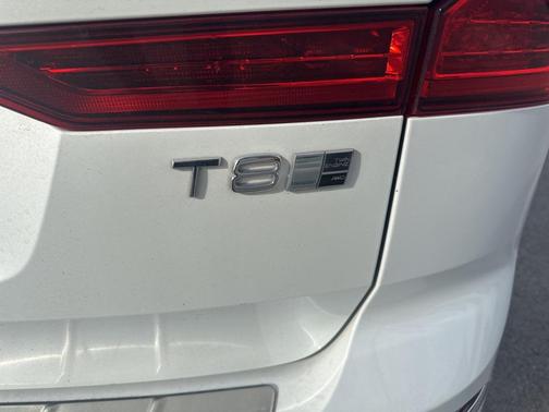 2018 Volvo XC60 Recharge Plug-In Hybrid T8 Inscription