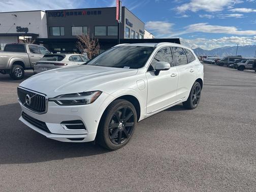 2018 Volvo XC60 Recharge Plug-In Hybrid T8 Inscription
