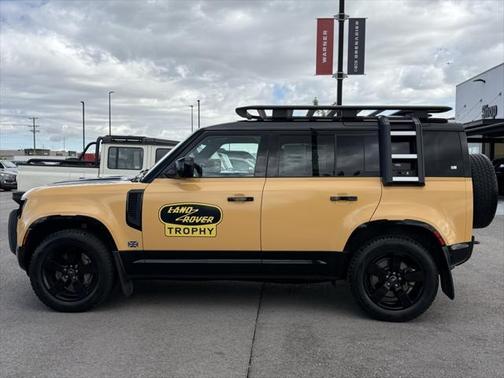 2022 Land Rover Defender 110 X-Dynamic SE