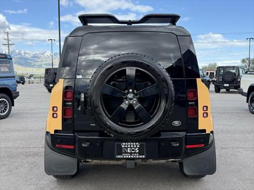 2022 Land Rover Defender 110 X-Dynamic SE