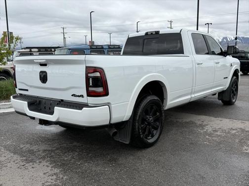 2022 RAM 3500 Laramie Crew Cab 4x4 8' Box