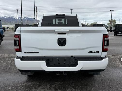 2022 RAM 3500 Laramie Crew Cab 4x4 8' Box