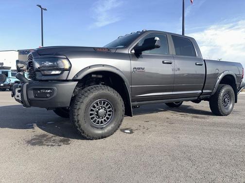 2022 RAM 2500 Limited Crew Cab 4x4 6'4' Box