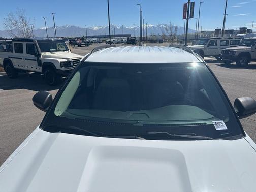 Oxford White 2021 Ford Explorer XLT