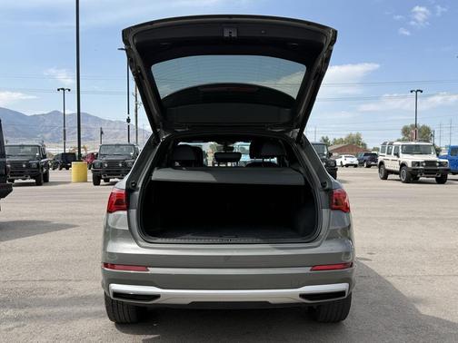 2021 Audi Q3 40 Premium
