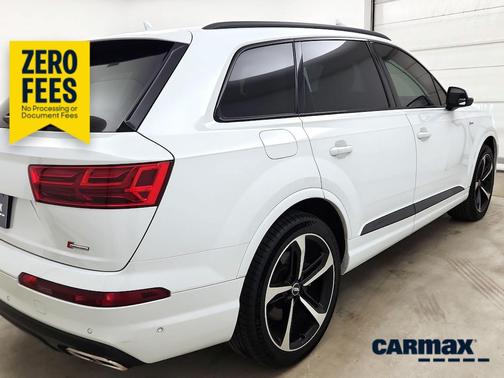 White 2019 Audi Q7 Prestige