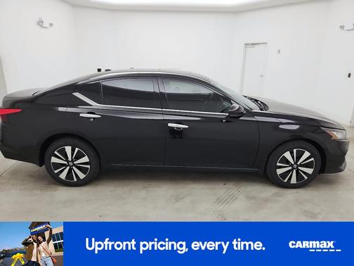Black 2020 Nissan Altima SV