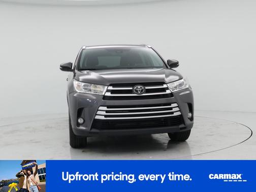 Gray 2019 Toyota Highlander XLE