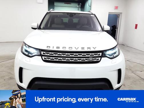 White 2019 Land Rover Discovery HSE