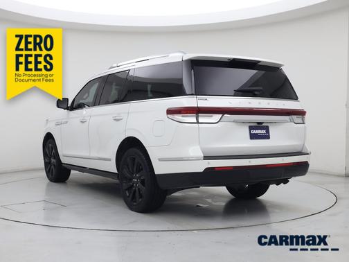 White 2024 Lincoln Navigator Reserve