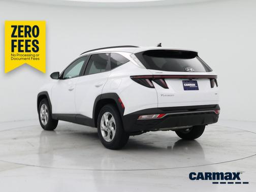 White 2023 Hyundai TUCSON SEL