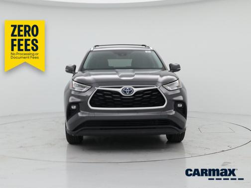 Gray 2021 Toyota Highlander Hybrid XLE