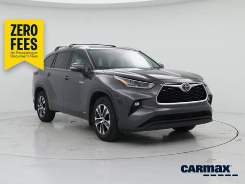 Gray 2021 Toyota Highlander Hybrid XLE