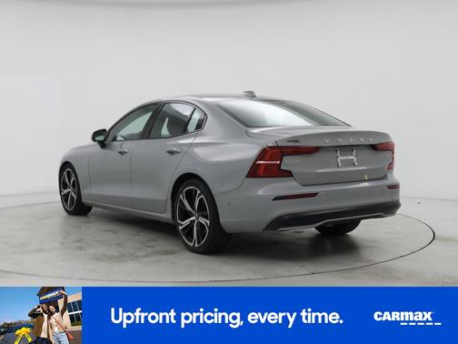2024 Volvo S60 B5 Plus Dark Theme
