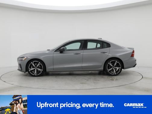 2024 Volvo S60 B5 Plus Dark Theme