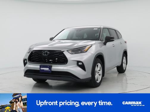 Silver 2024 Toyota Highlander LE