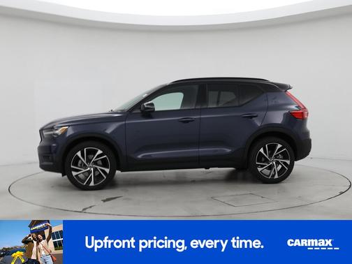 2022 Volvo XC40 T4 R-Design