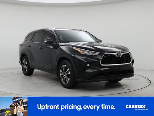 Black 2020 Toyota Highlander XLE