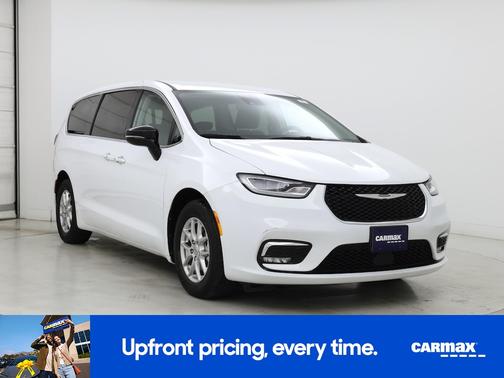 White 2024 Chrysler Pacifica Touring L