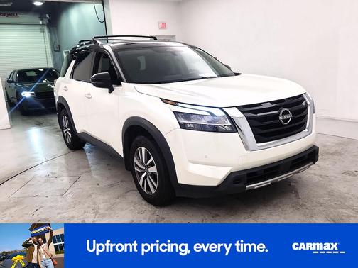 2024 Nissan Pathfinder SL