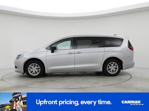 2024 Chrysler Voyager LX