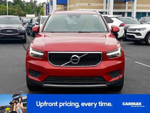 Red 2019 Volvo XC40 T4 Momentum