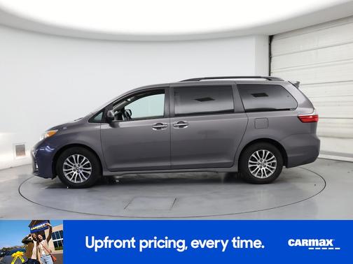 2020 Toyota Sienna XLE