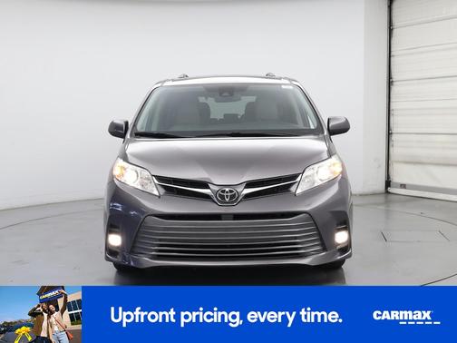 2020 Toyota Sienna XLE