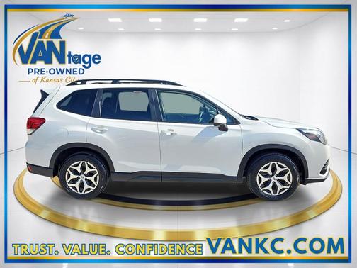 Crystal White Pearl 2023 Subaru Forester Premium