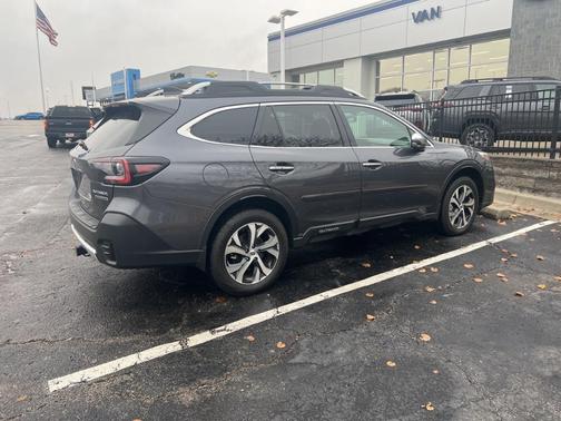 2022 Subaru Outback Touring XT