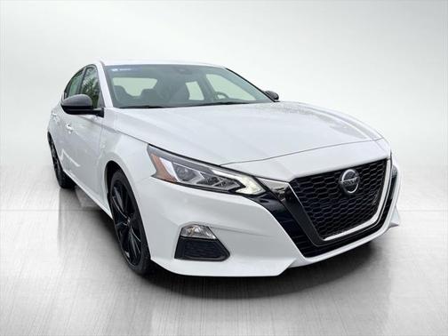 2022 Nissan Altima SR FWD