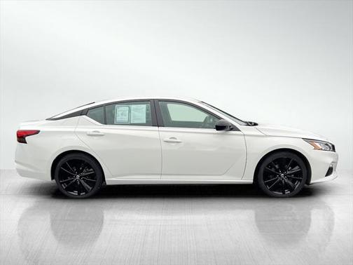 2022 Nissan Altima SR FWD