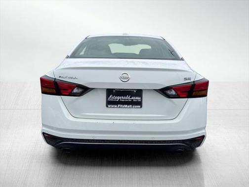 2022 Nissan Altima SR FWD
