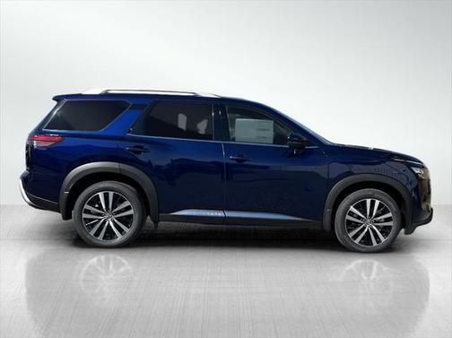 2025 Nissan Pathfinder Platinum 4WD