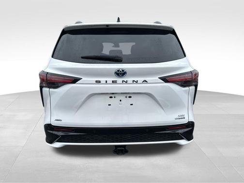 2021 Toyota Sienna XSE 7 Passenger
