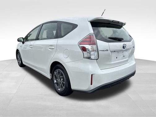 2017 Toyota Prius v Three